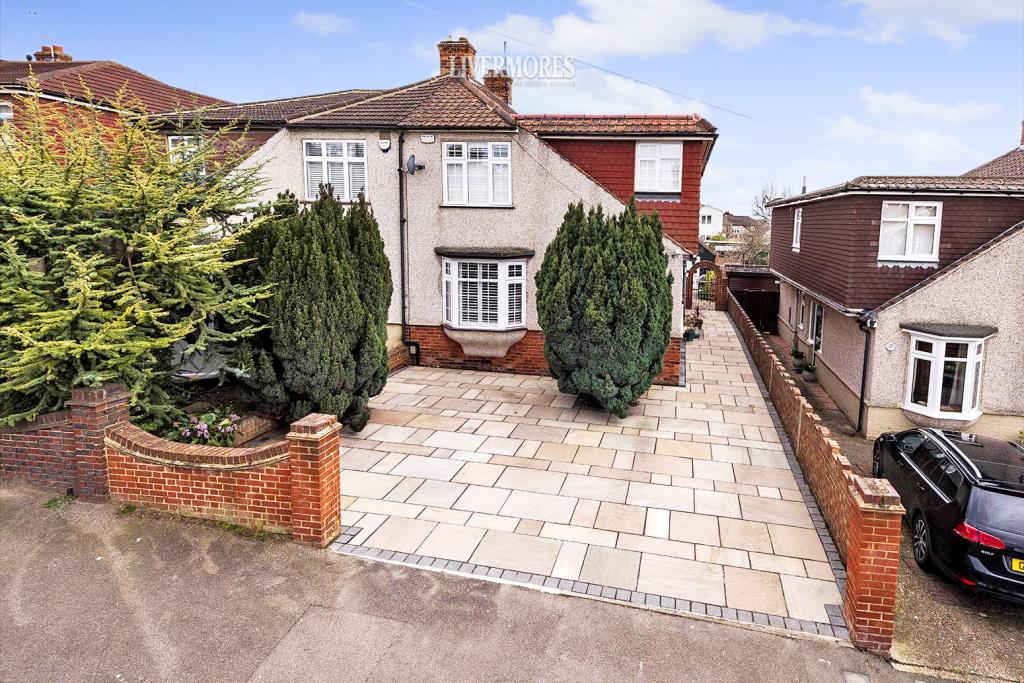 Properties for Sale in dartford Livermores